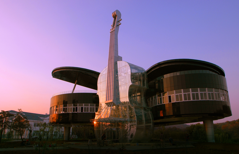 Illustration for article titled FantasĂas de arquitectos que se hicieron realidad: los edificios mĂĄs
extraños y fascinantes del planeta